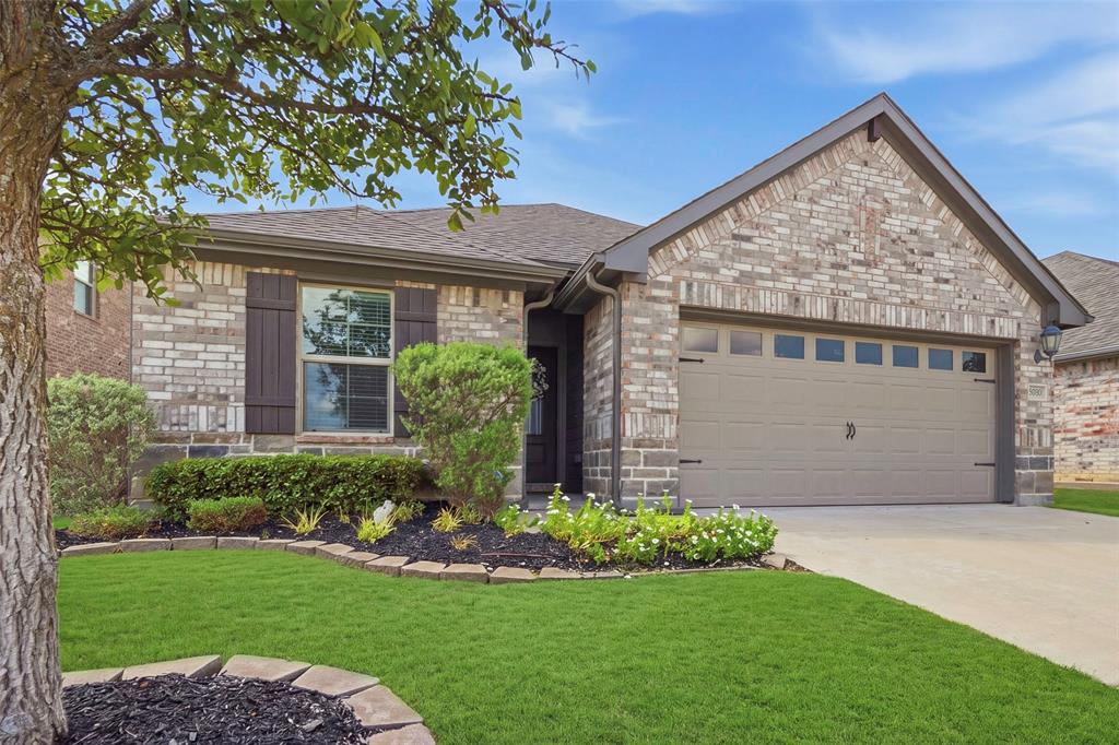 5556 Cypress Willow Bend Property Photo 6