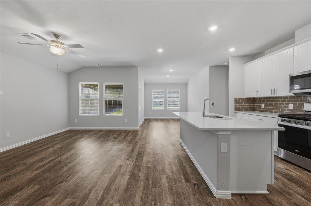 5556 Cypress Willow Bend Property Photo 9