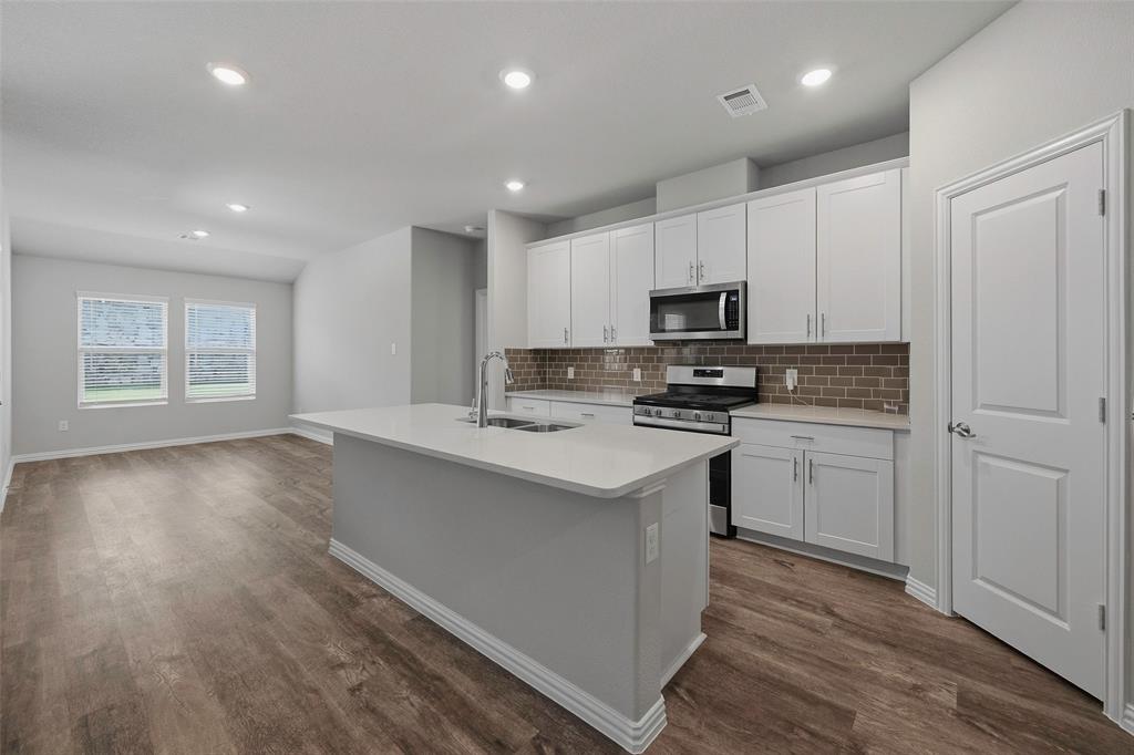 5556 Cypress Willow Bend Property Photo 15