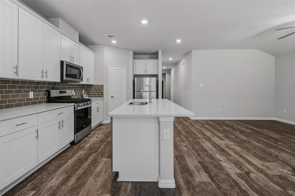 5556 Cypress Willow Bend Property Photo 19