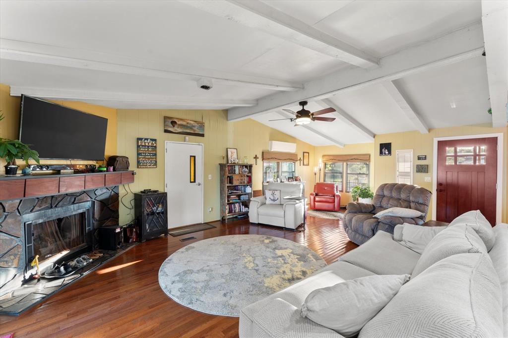 308 Causeway Cove Property Photo 3