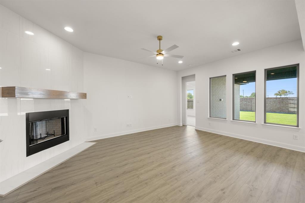 2114 Ash Court Property Photo 10