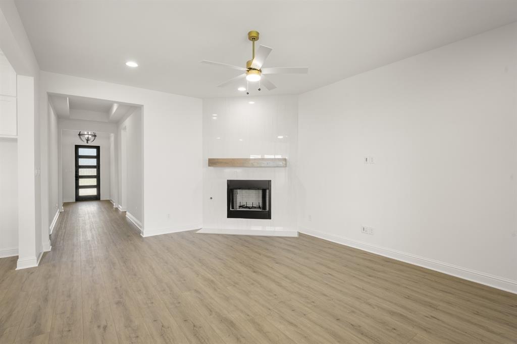2114 Ash Court Property Photo 11