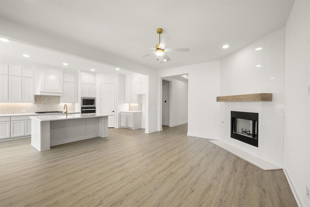 2114 Ash Court Property Photo 12