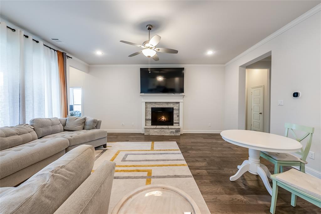 425 Brushwood Lane Property Photo 4