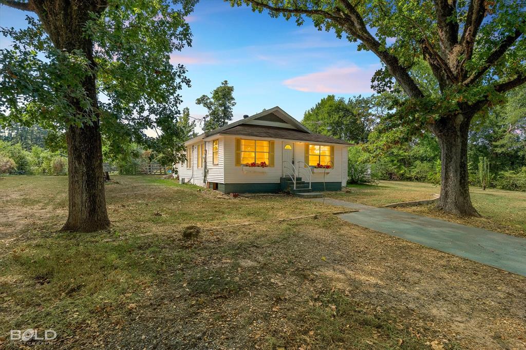 2054 La 2 Highway Property Photo 1