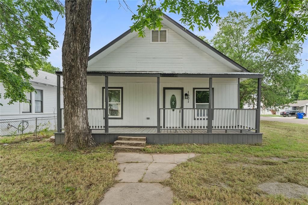 1601 N 11TH Street