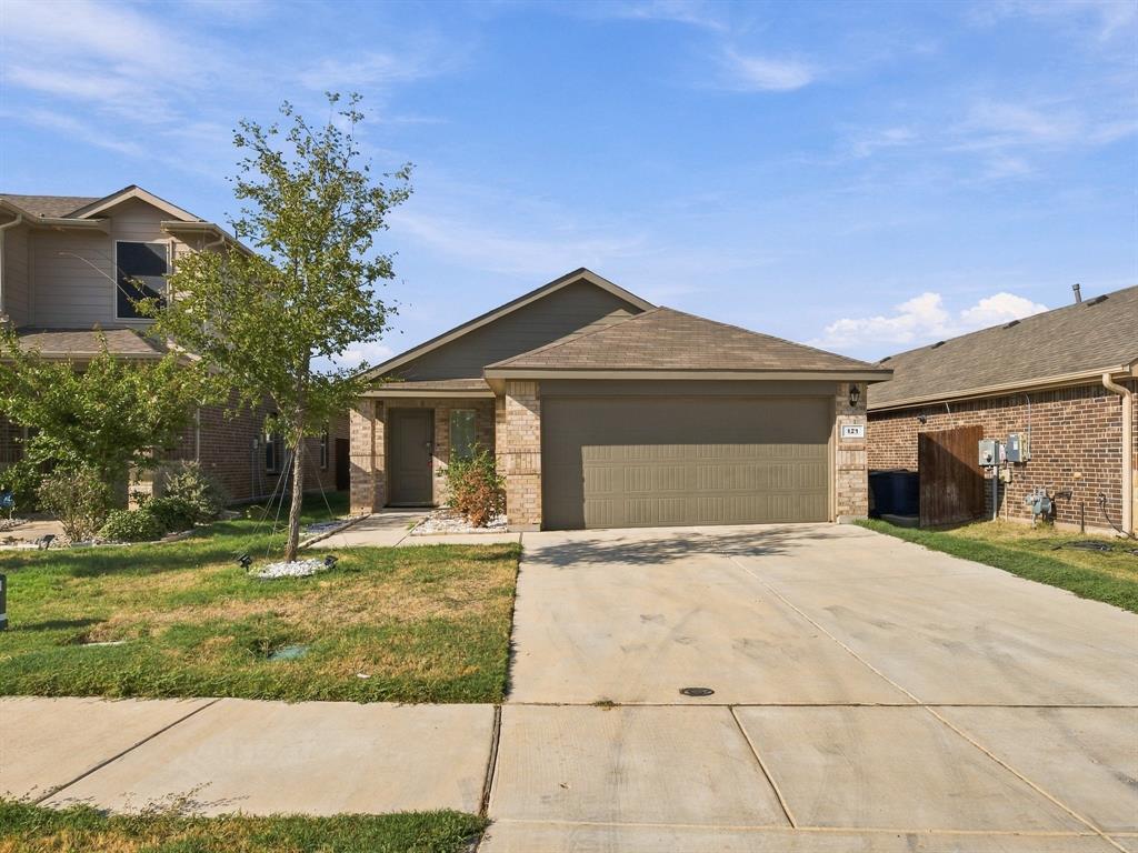 121 Greengate Drive Property Photo 1