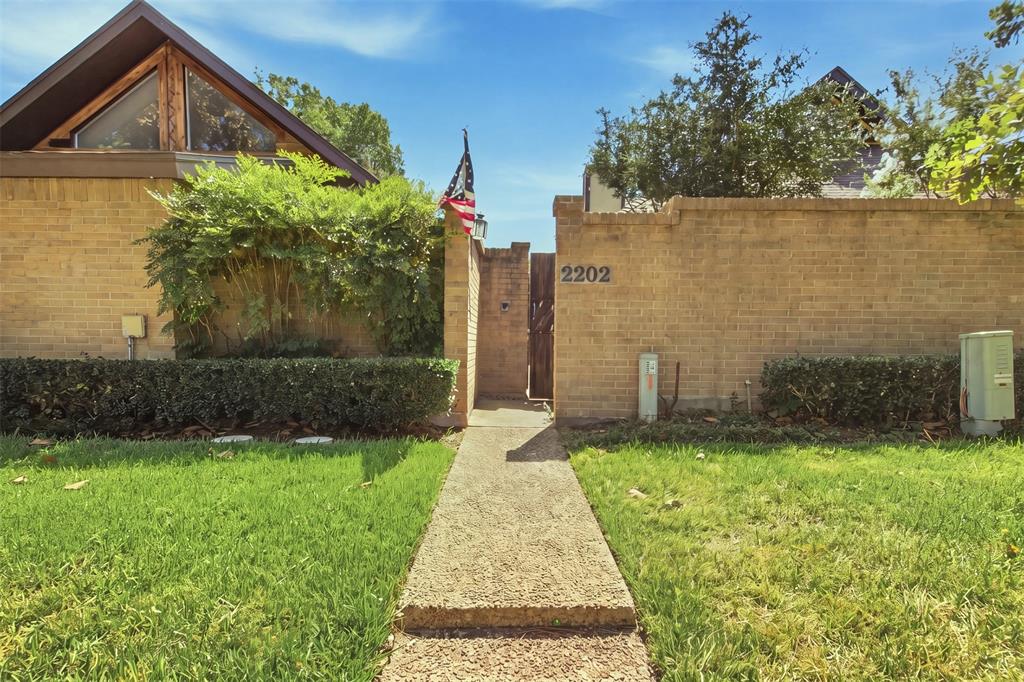 2202 Green Gate Drive Property Photo 1