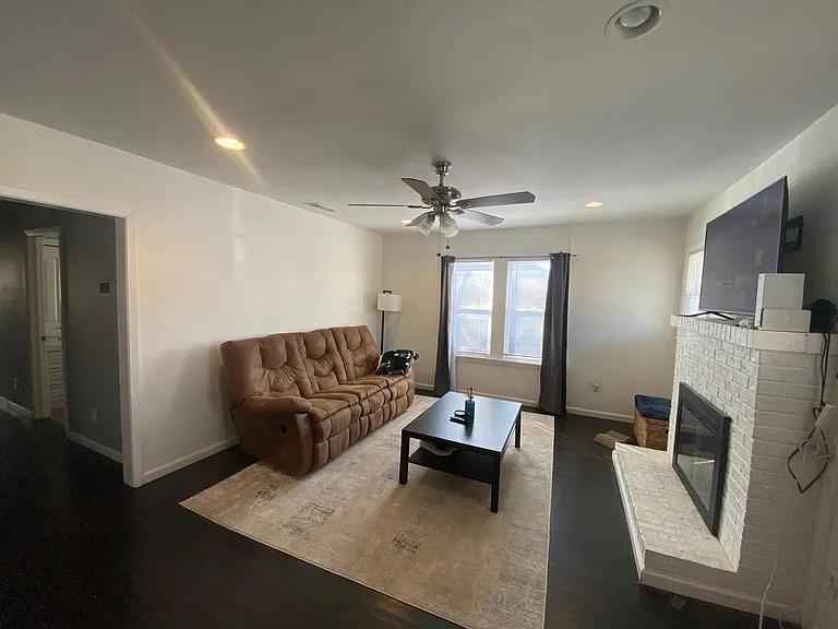 3223 Stanley Avenue Property Photo 2