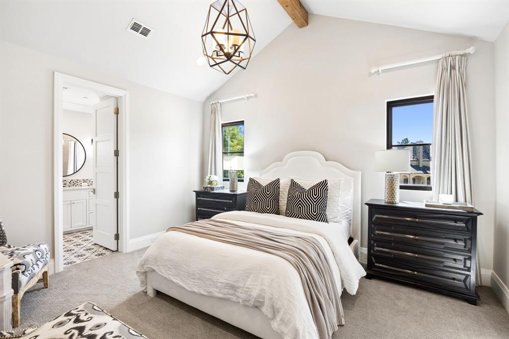 1402 Fountain Grass Court Property Photo 25