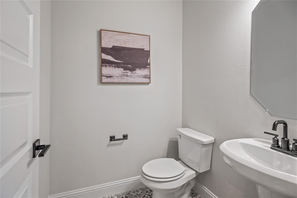 304 Oak Street Property Photo 16