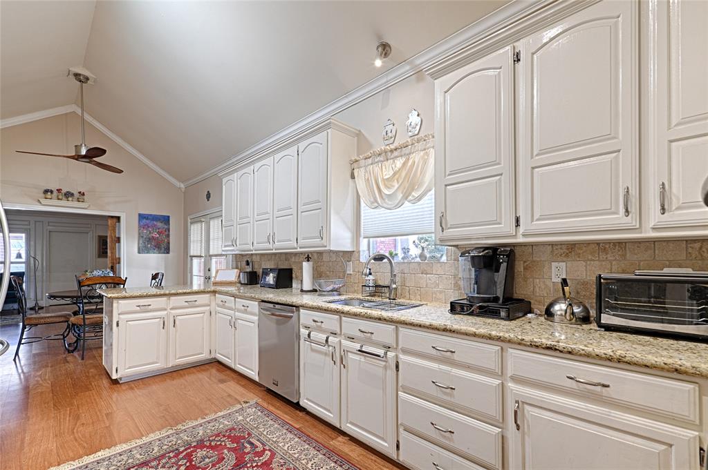 1229 Jeanette Way Property Photo 14
