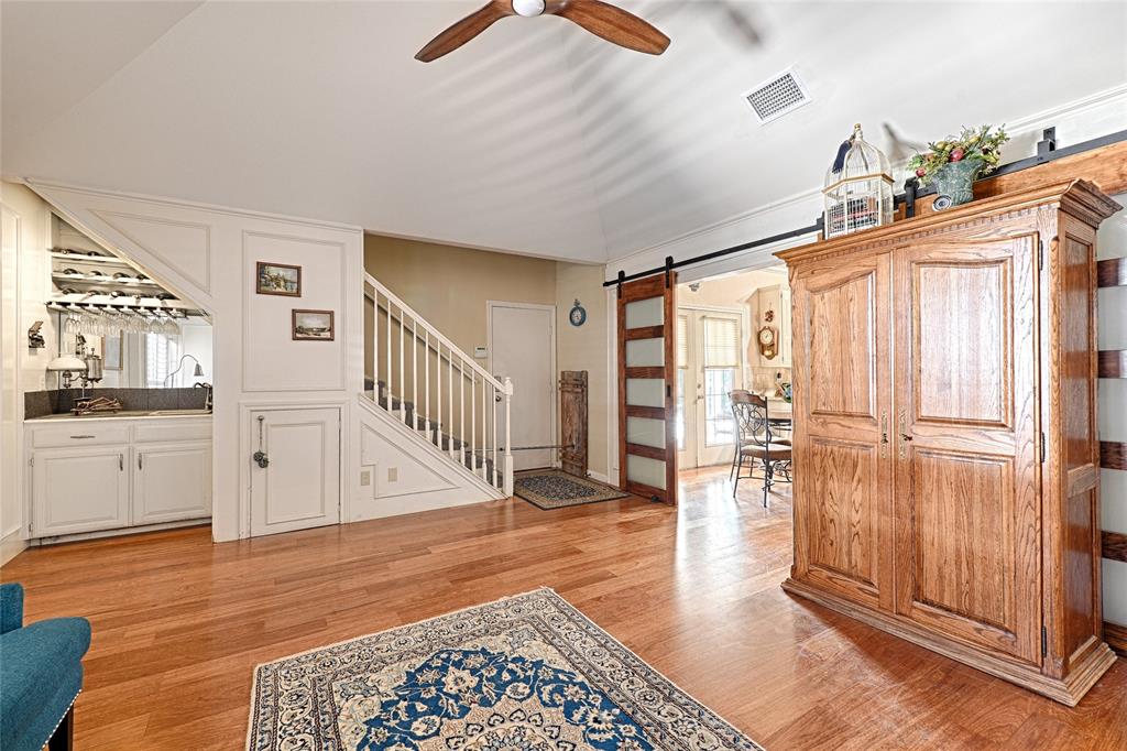1229 Jeanette Way Property Photo 18
