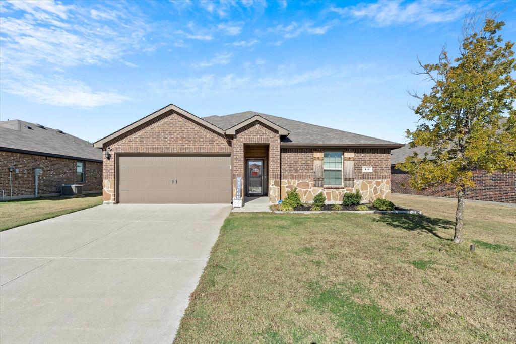 511 Pine Hollow Way Property Photo 1