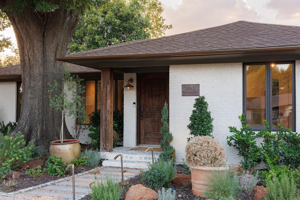 6861 E Mockingbird Lane Property Photo 1