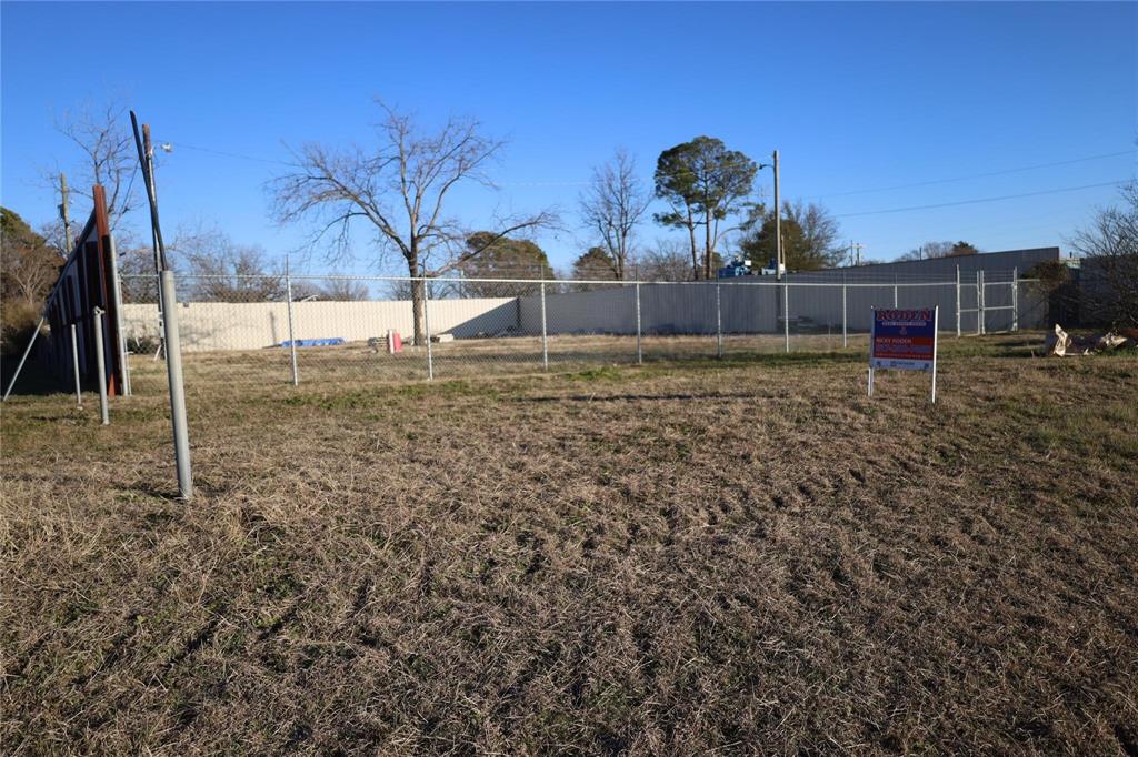 4208 N Main Street Property Photo 5