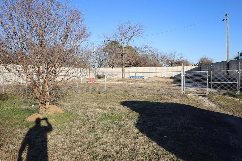 4208 N Main Street Property Photo 6