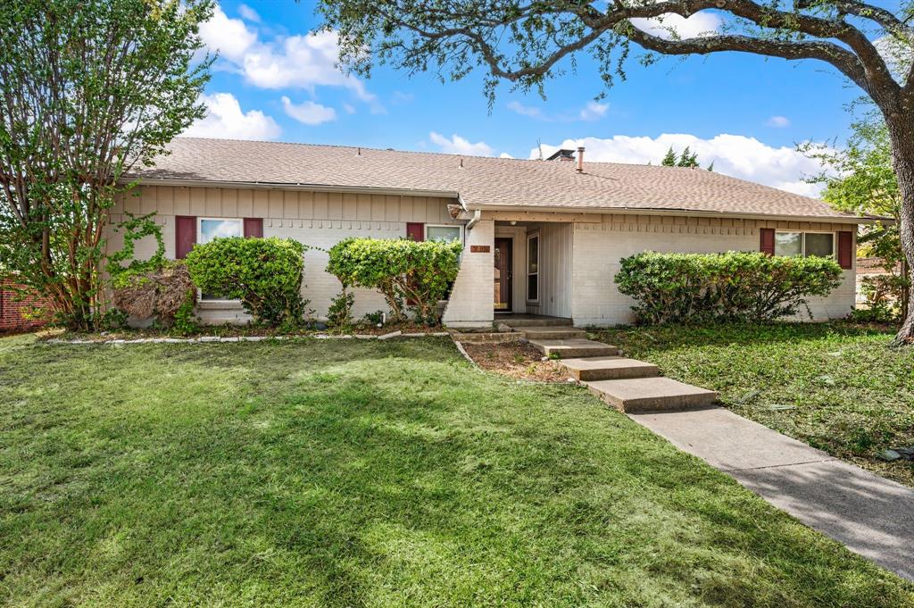 2405 Ridgewood Drive Property Photo 1