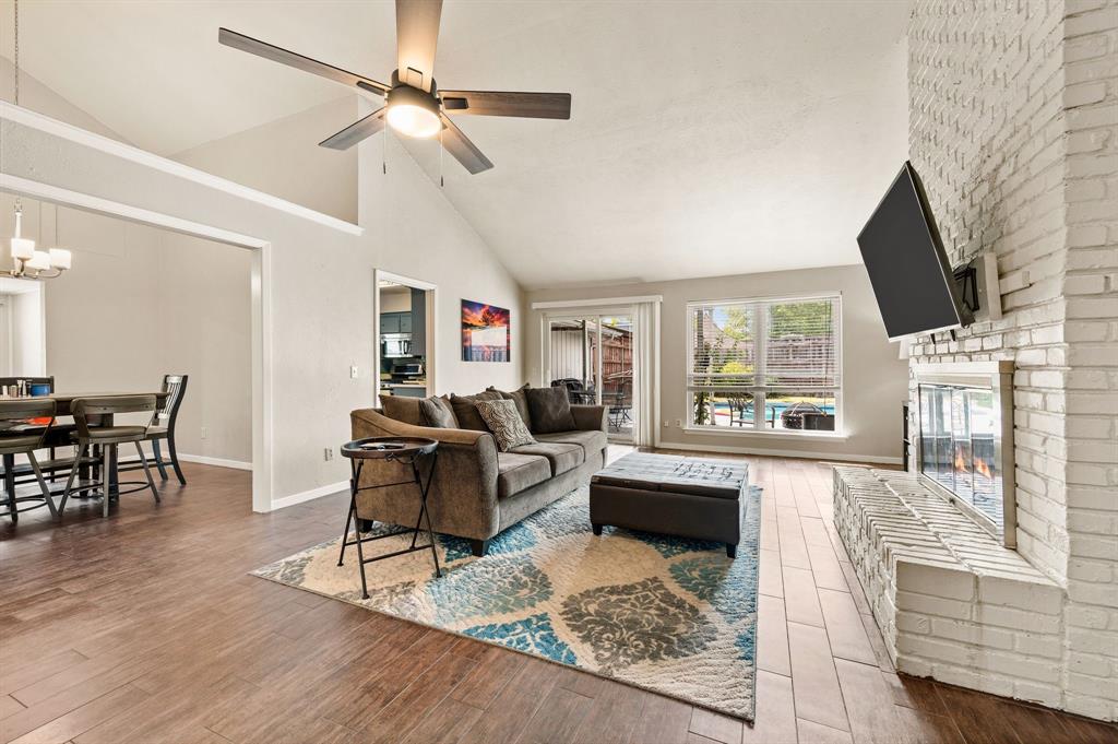 2405 Ridgewood Drive Property Photo 3