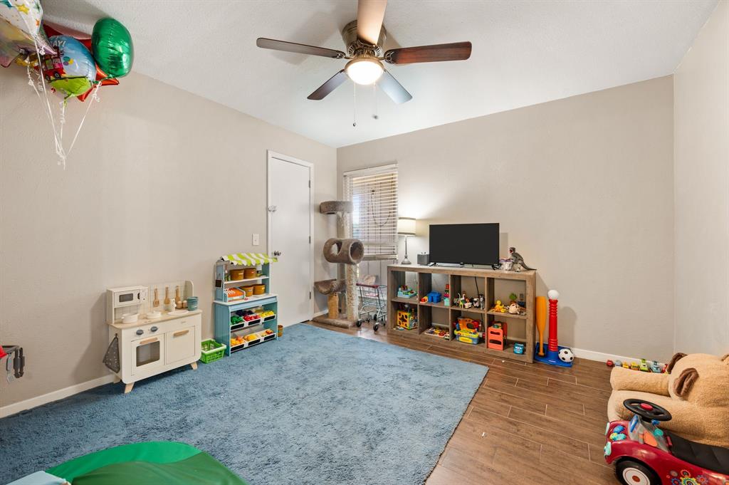 2405 Ridgewood Drive Property Photo 16