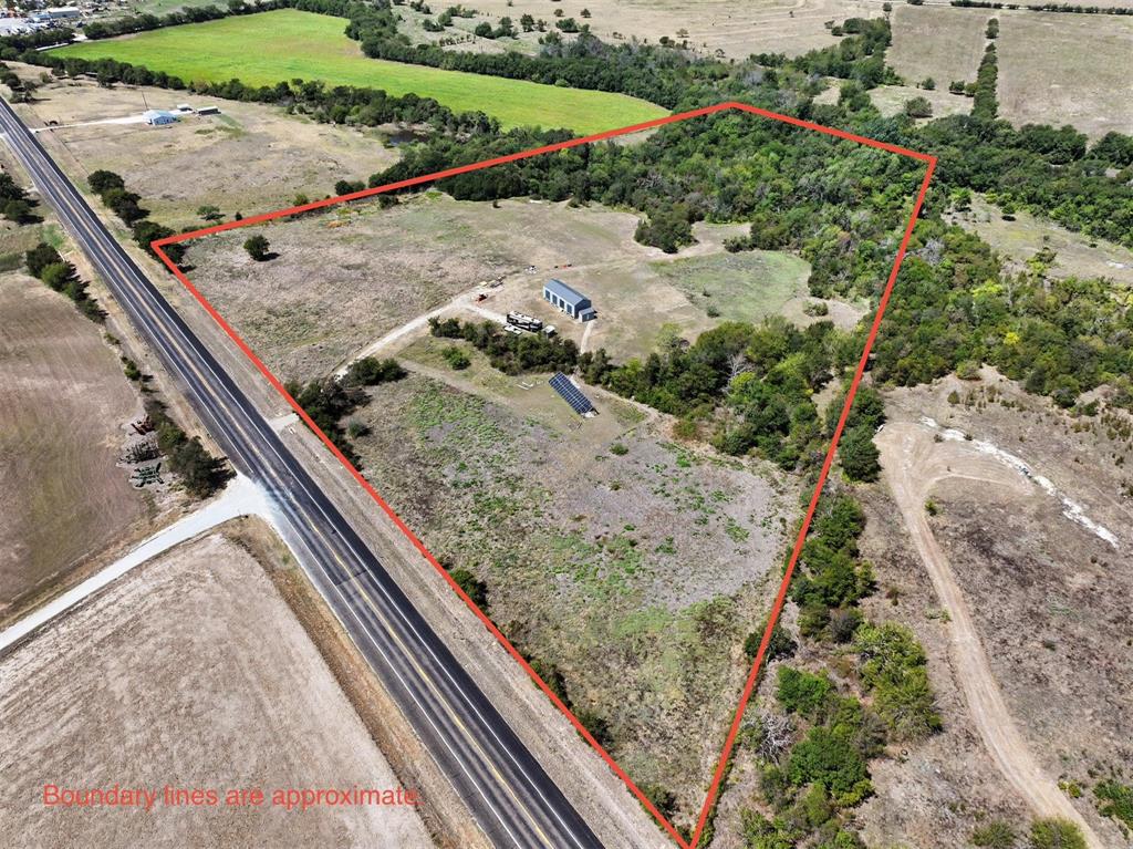 6927 State Highway 22 Property Photo 1