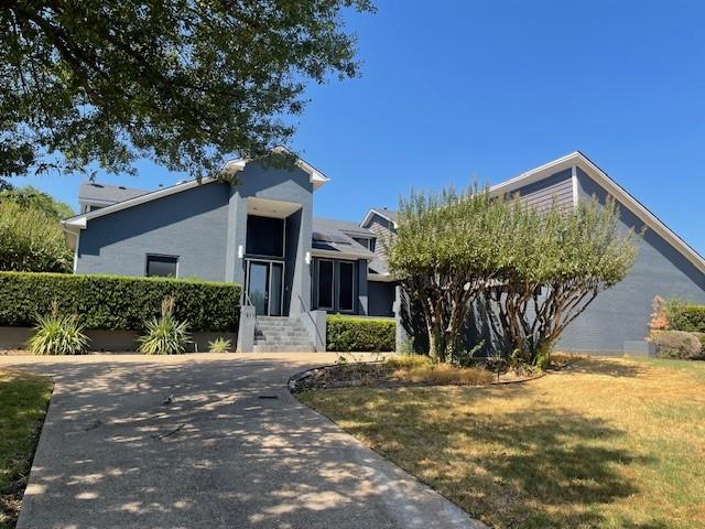 811 Turnberry Drive Property Photo 1