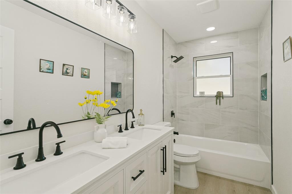 2812 E 15th Street Property Photo 17