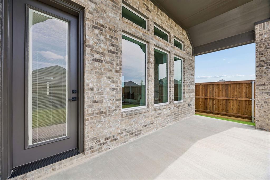 9516 Stonefruit Way Property Photo 31