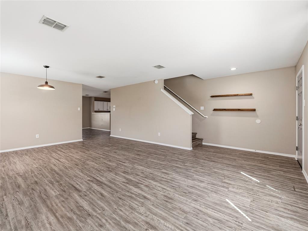 1122 Antoinette Drive Property Photo 2