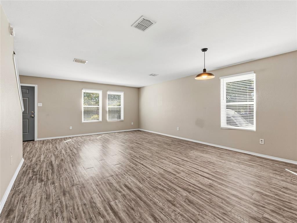 1122 Antoinette Drive Property Photo 3