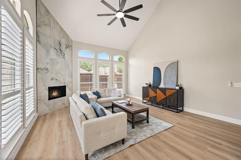 11207 Raveneaux Drive Property Photo 3