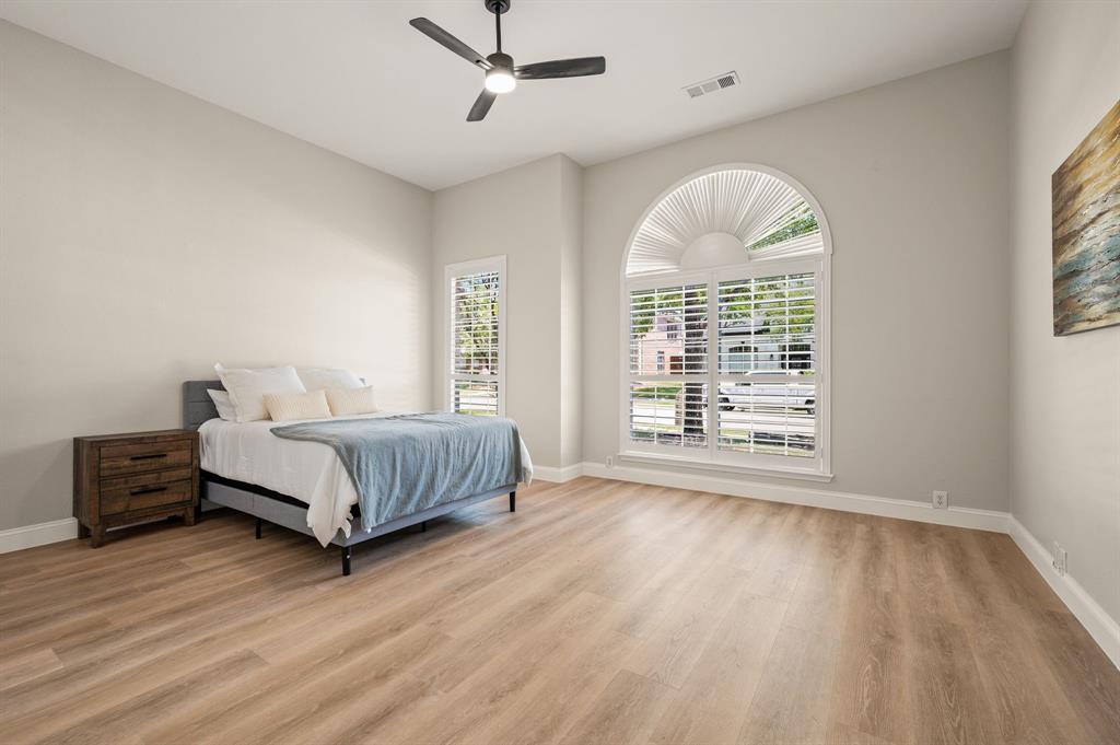 11207 Raveneaux Drive Property Photo 15