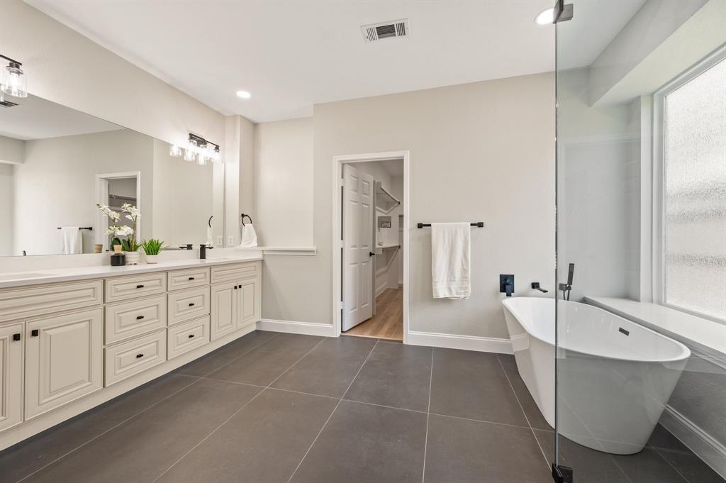 11207 Raveneaux Drive Property Photo 16