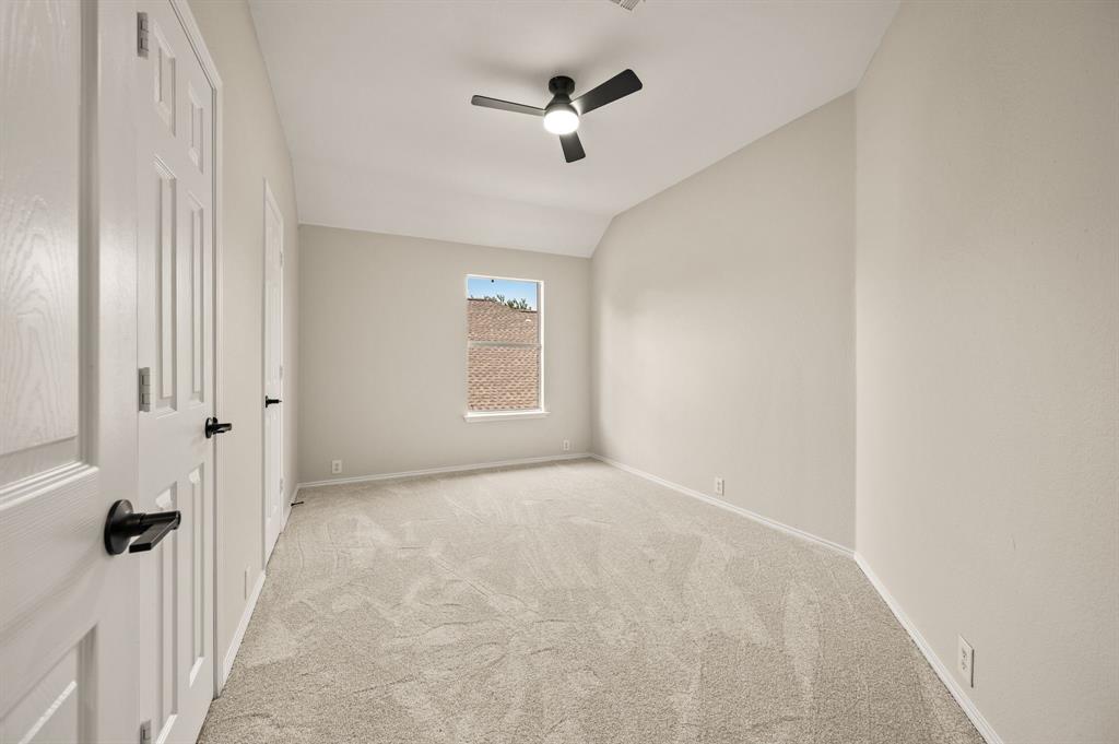 11207 Raveneaux Drive Property Photo 25