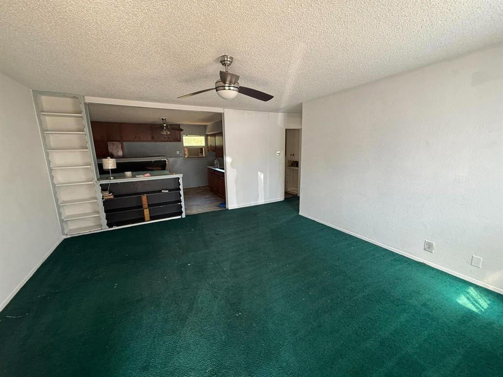 1055 W Star Street Property Photo 3