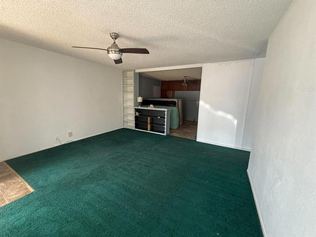 1055 W Star Street Property Photo 4
