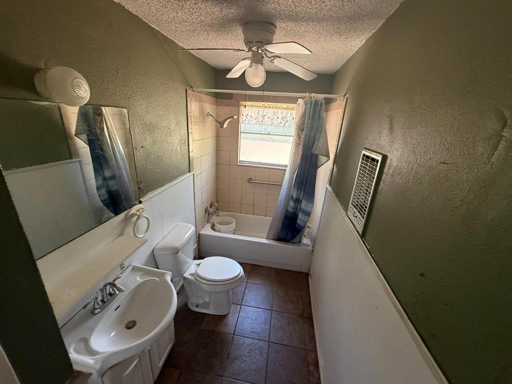 1055 W Star Street Property Photo 8