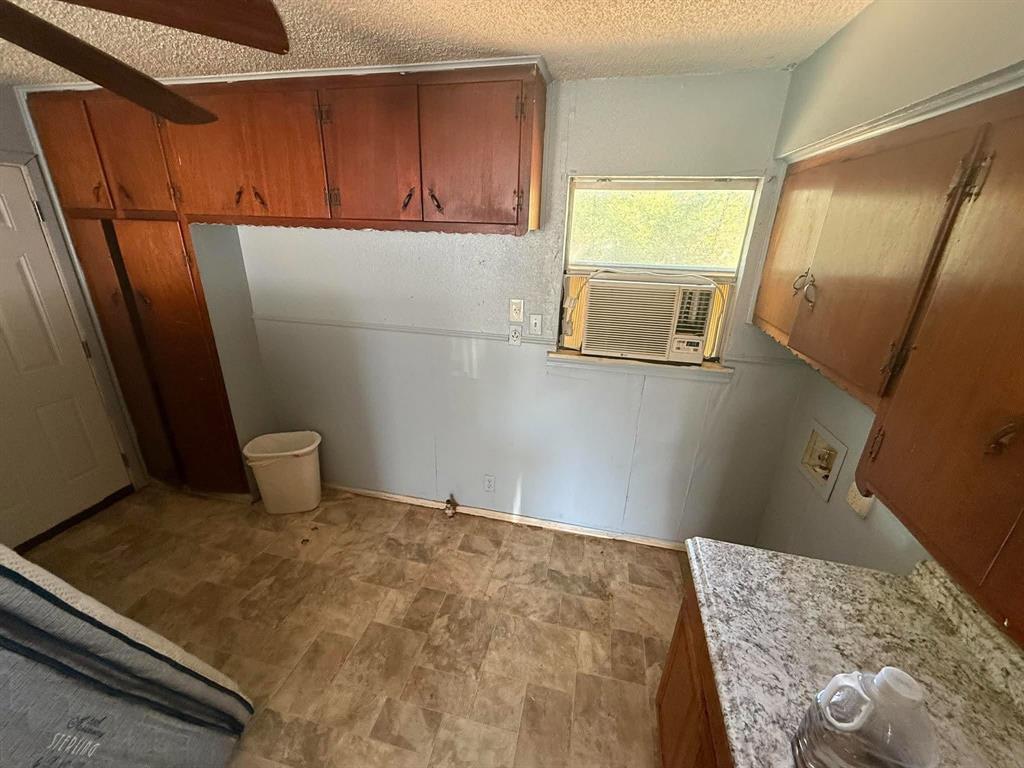 1055 W Star Street Property Photo 9