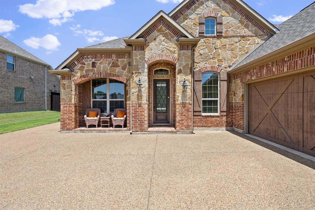 9902 Clubhouse Circle Property Photo 5