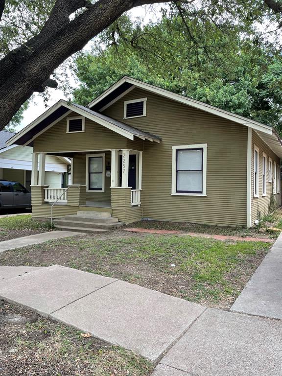 2257 College Avenue Property Photo 1
