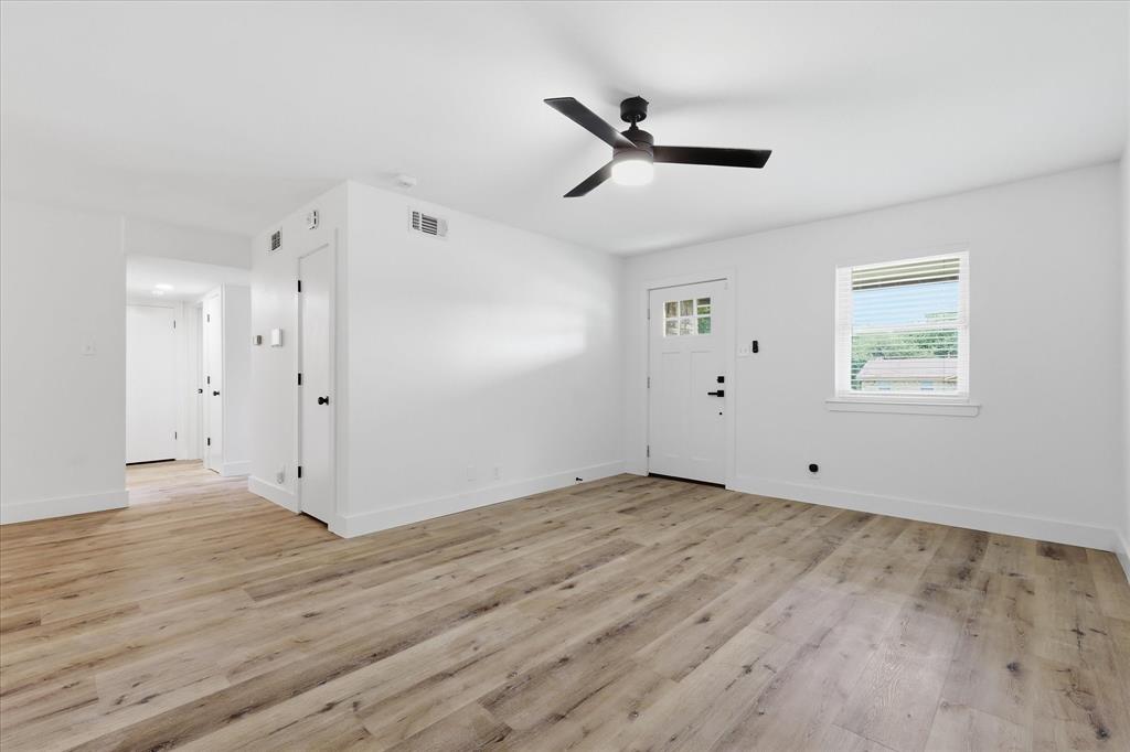 1701 Aster Street Property Photo 7