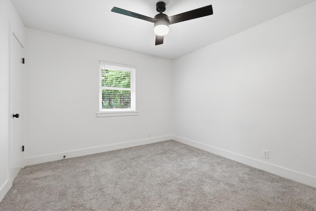 1701 Aster Street Property Photo 8