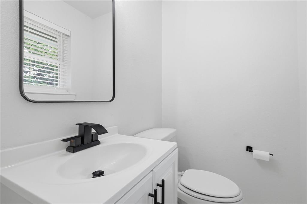 1701 Aster Street Property Photo 9
