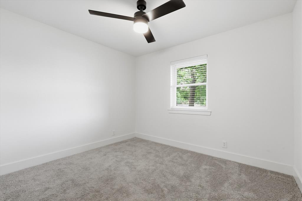 1701 Aster Street Property Photo 10
