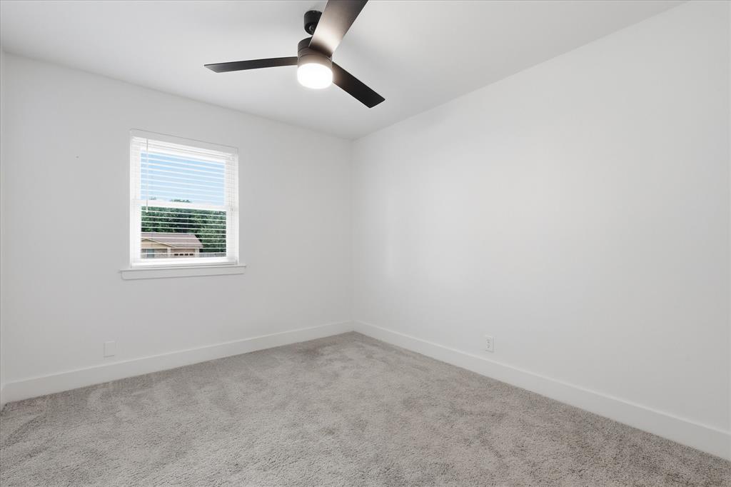 1701 Aster Street Property Photo 12