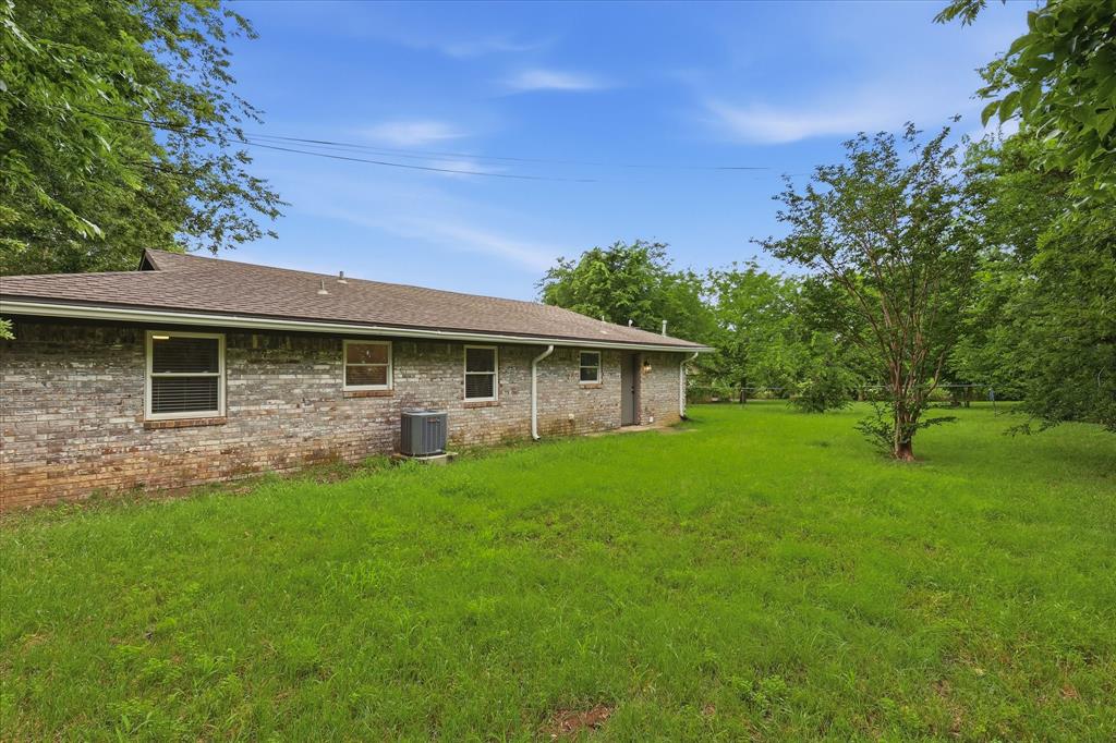 1701 Aster Street Property Photo 27