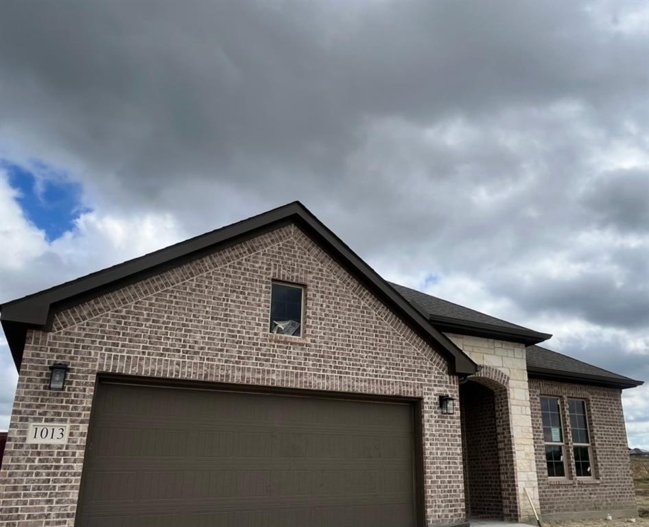 1013 Pecan Tree Lane Property Photo 1