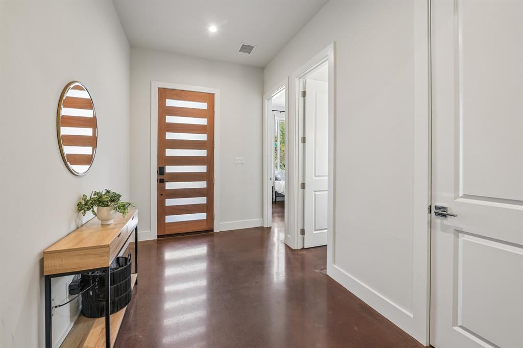 2403 Obenchain Street Property Photo 3