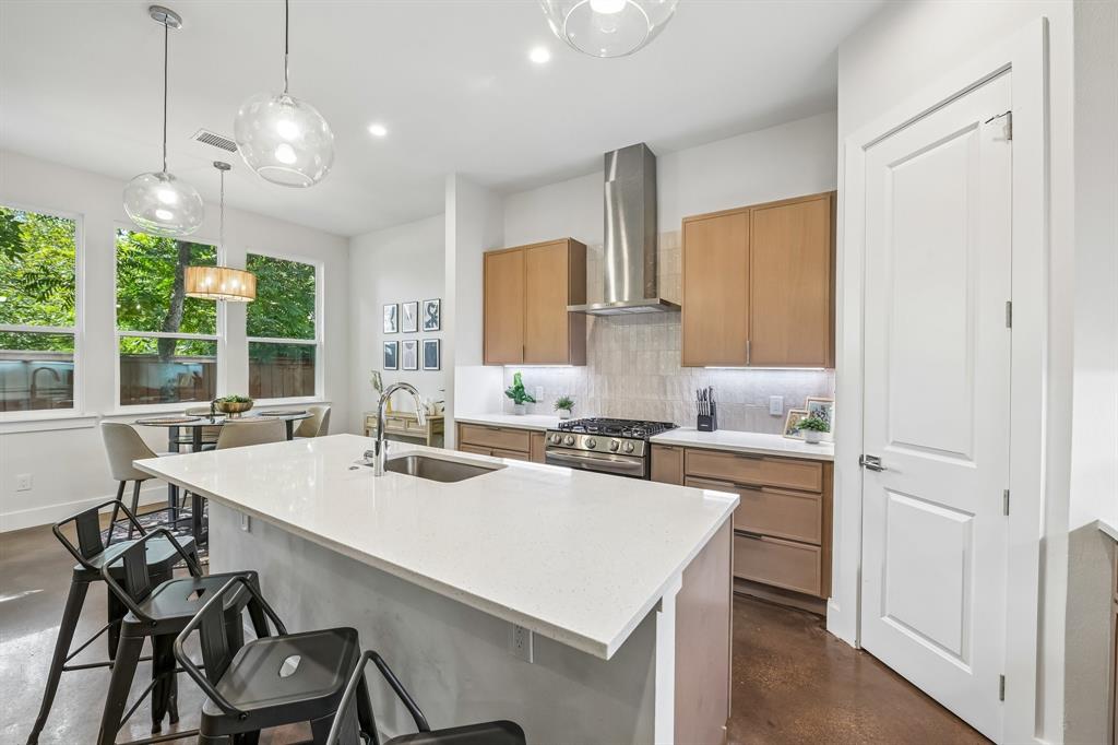 2403 Obenchain Street Property Photo 8